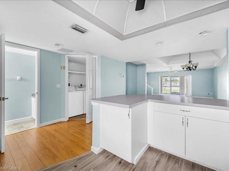 28 Cosmopolitan DR 15 photo 14