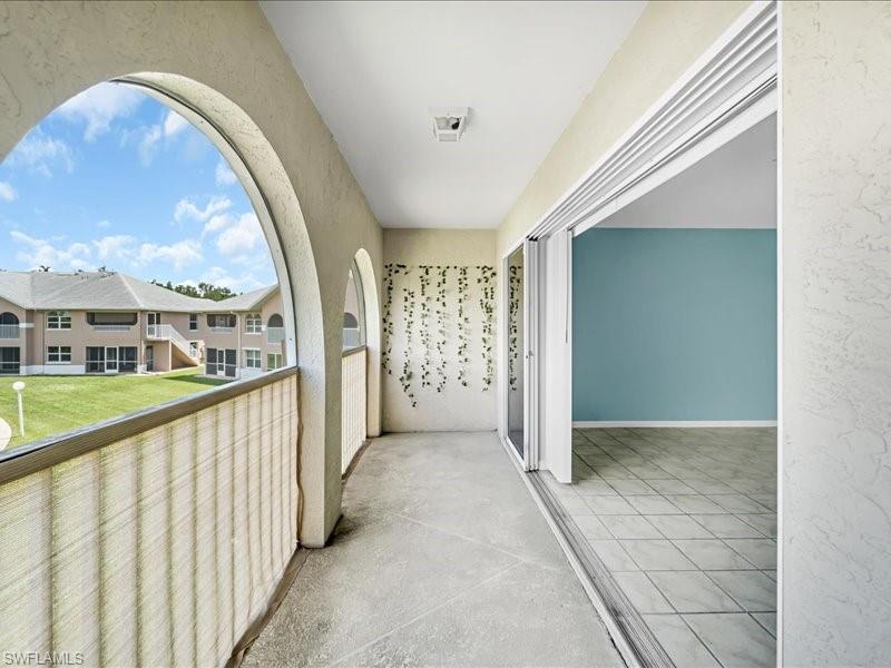 28 Cosmopolitan DR 15 photo 41