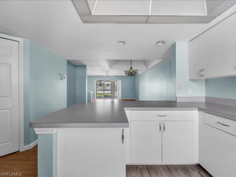 28 Cosmopolitan DR 15 photo 15