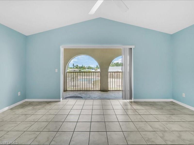 28 Cosmopolitan DR 15 photo 40
