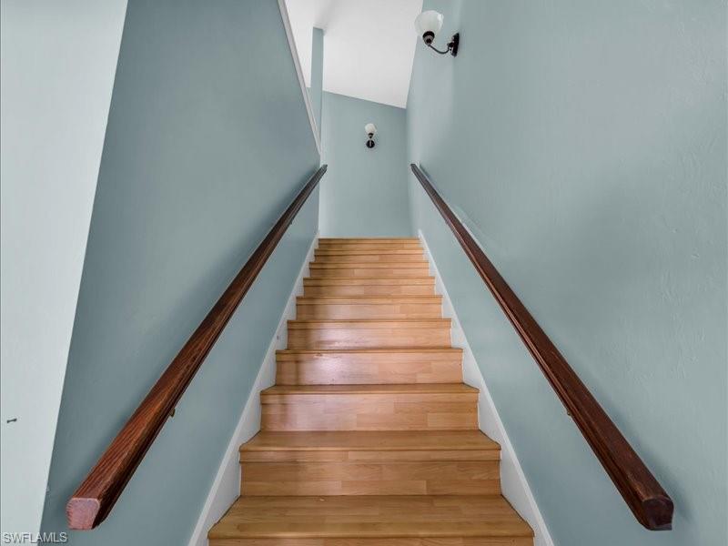 28 Cosmopolitan DR 15 photo 29