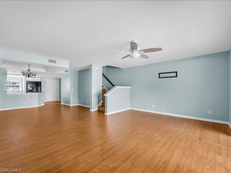 28 Cosmopolitan DR 15 photo 25