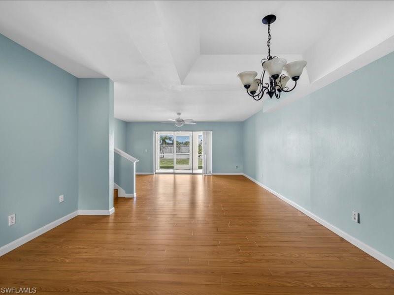 28 Cosmopolitan DR 15 photo 21