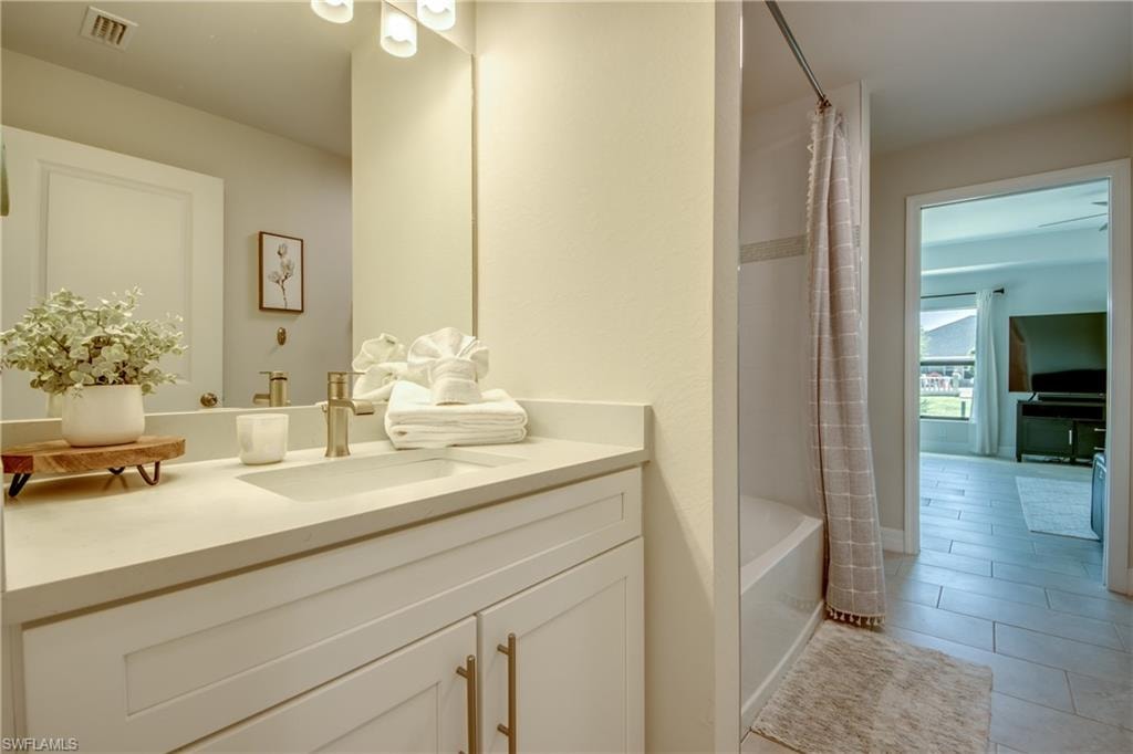 2104 SW 28th LN photo 27