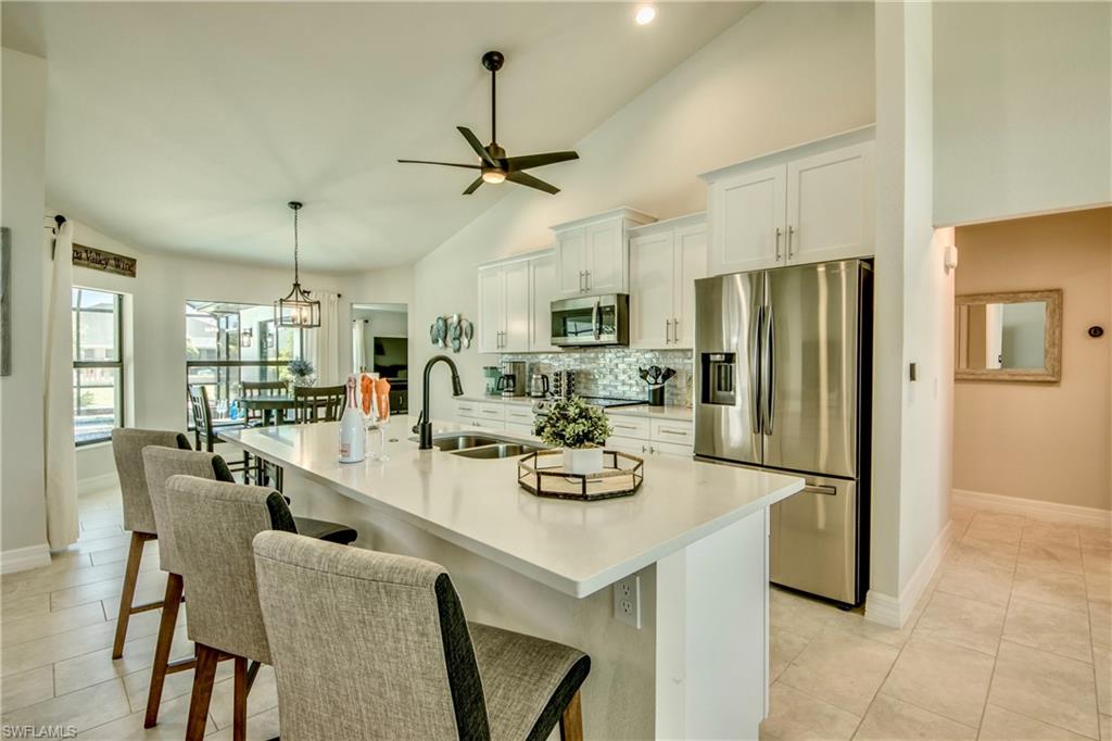 2104 SW 28th LN photo 10