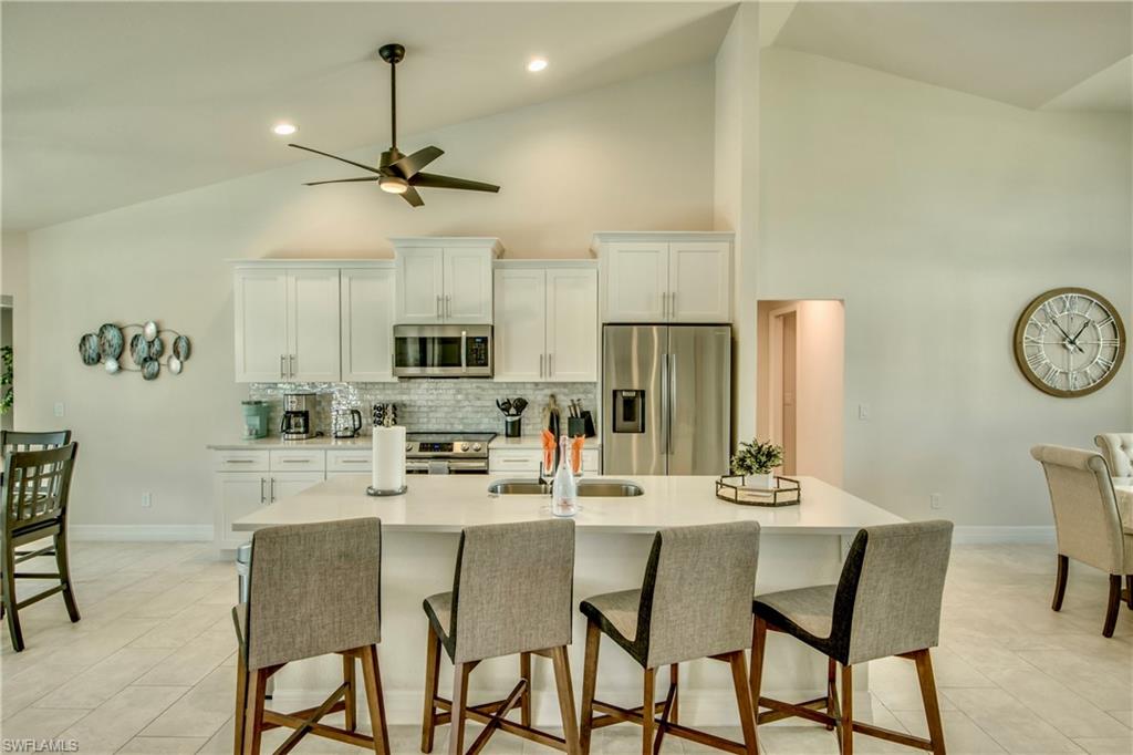 2104 SW 28th LN photo 11