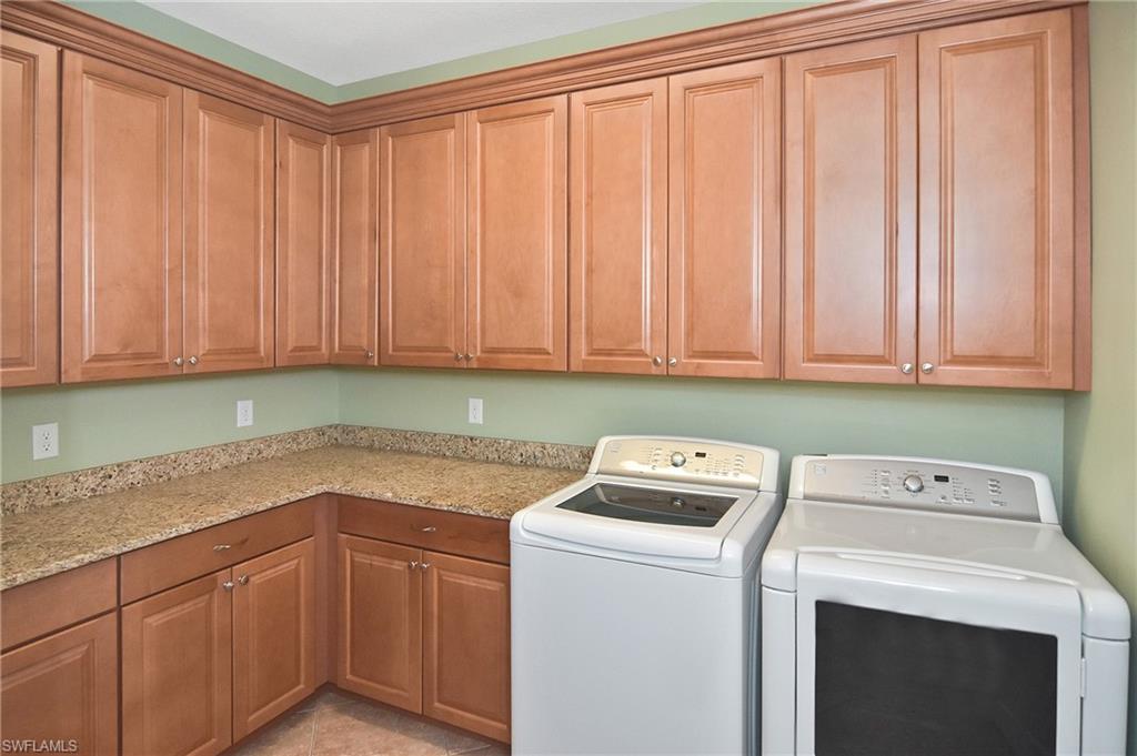 Mutiple Cabinets and utilitiy sink/Washer and Dryer included
