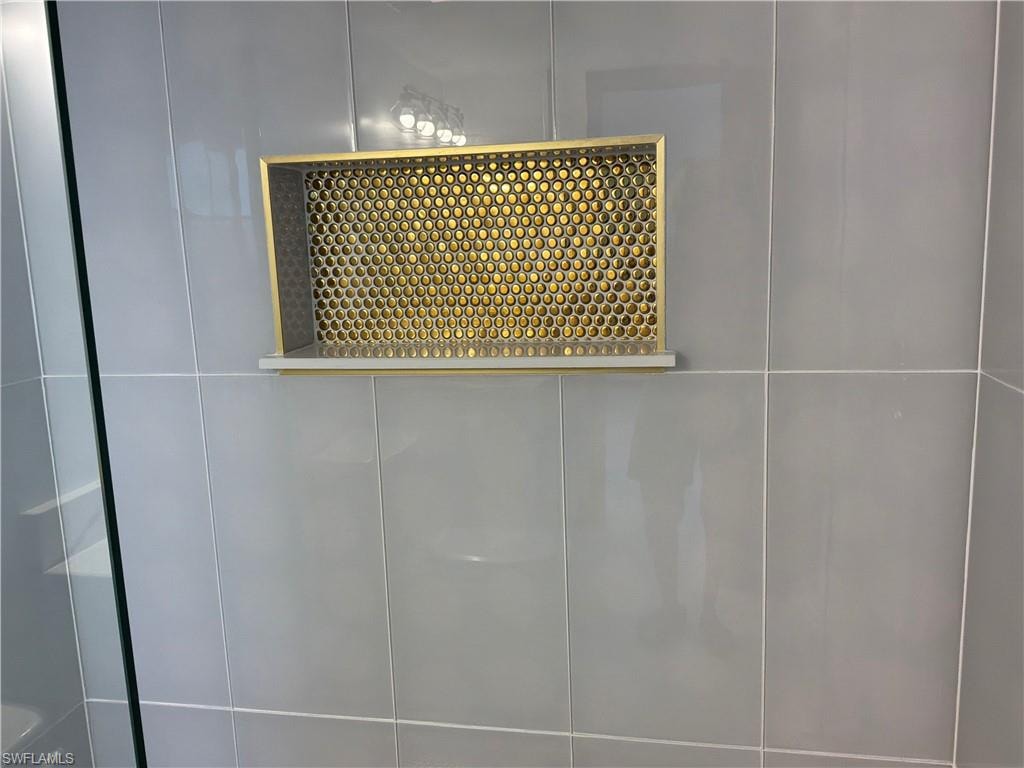 Gold tile