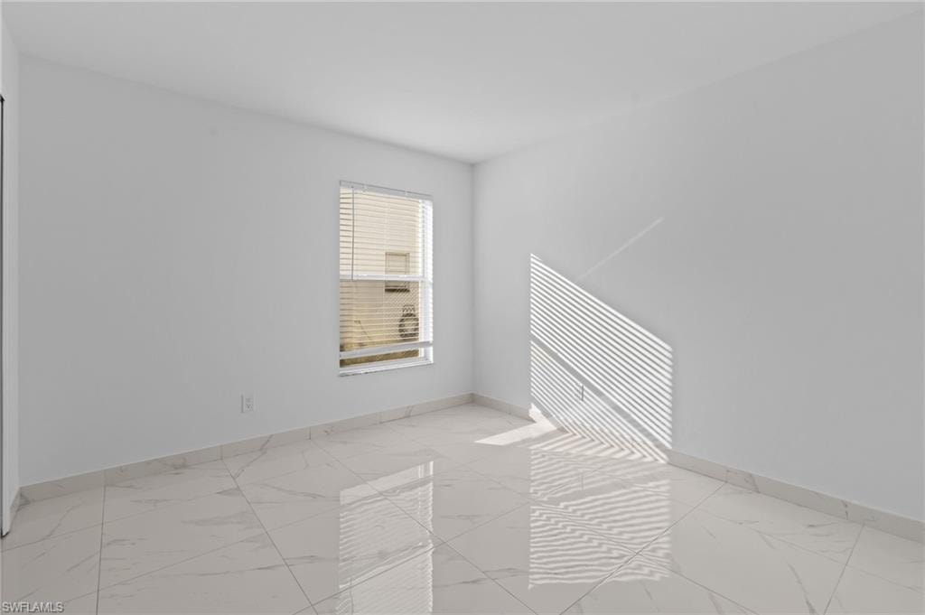 7780 Scarlet CT photo 23