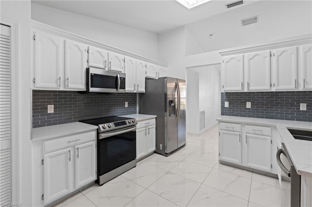 7780 Scarlet CT photo 9