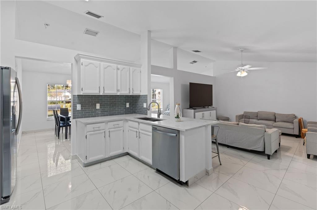 7780 Scarlet CT photo 10