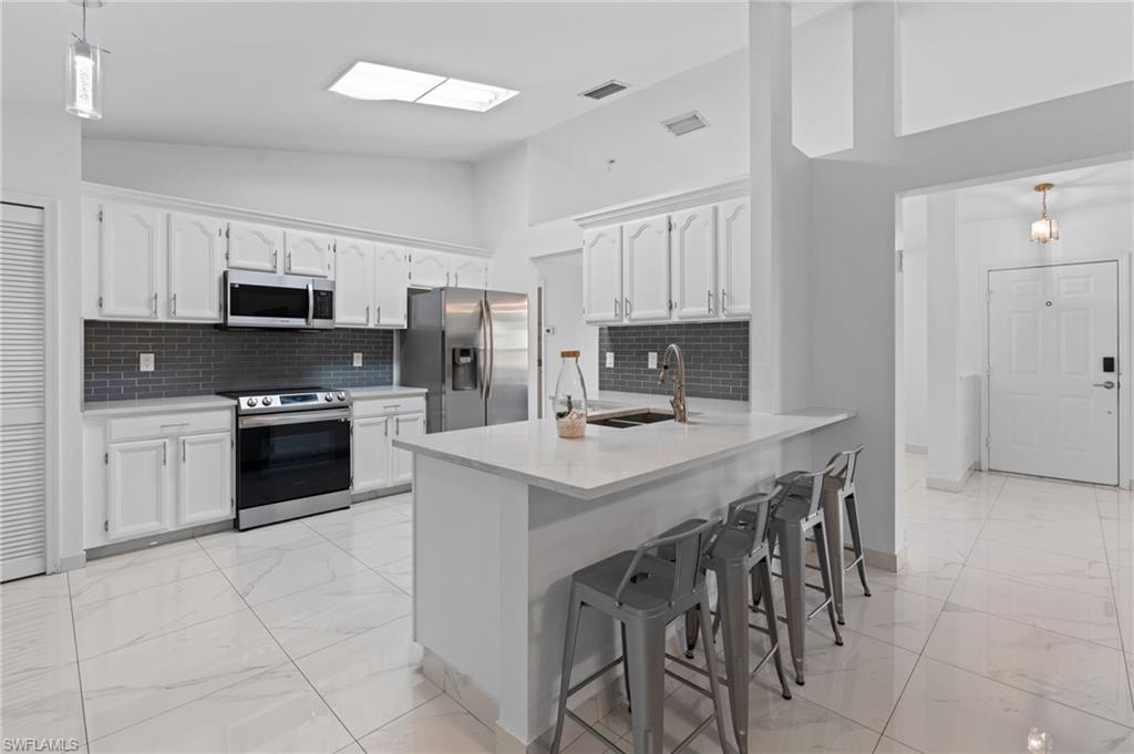 7780 Scarlet CT photo 14