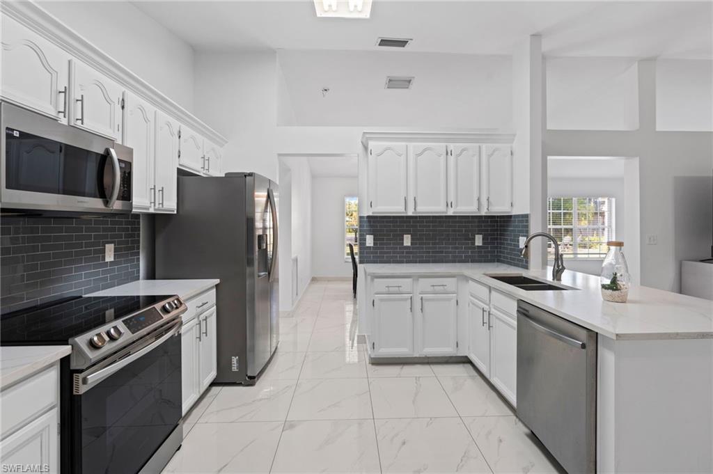 7780 Scarlet CT photo 11