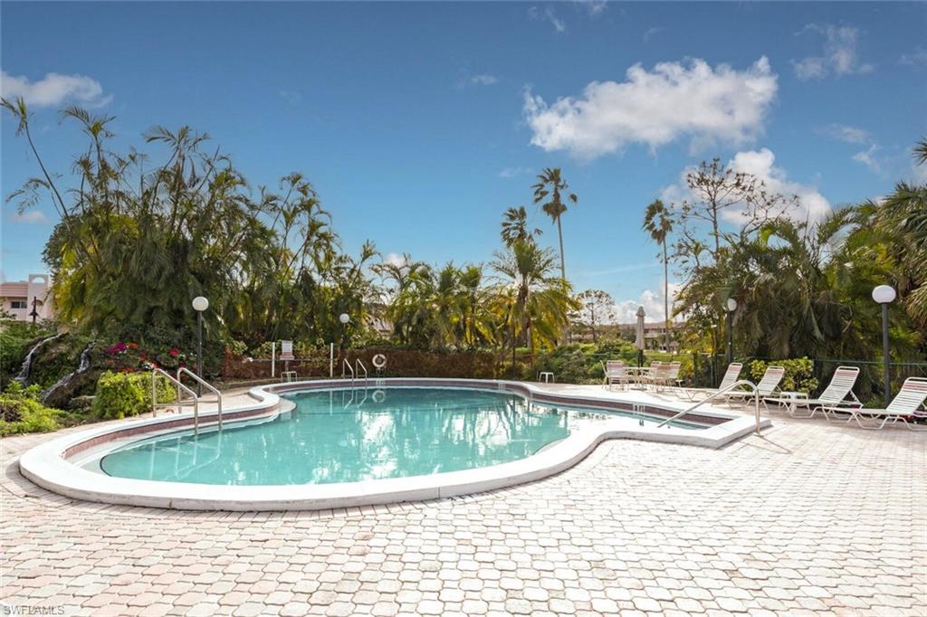 499 Forest Lakes BLVD 105