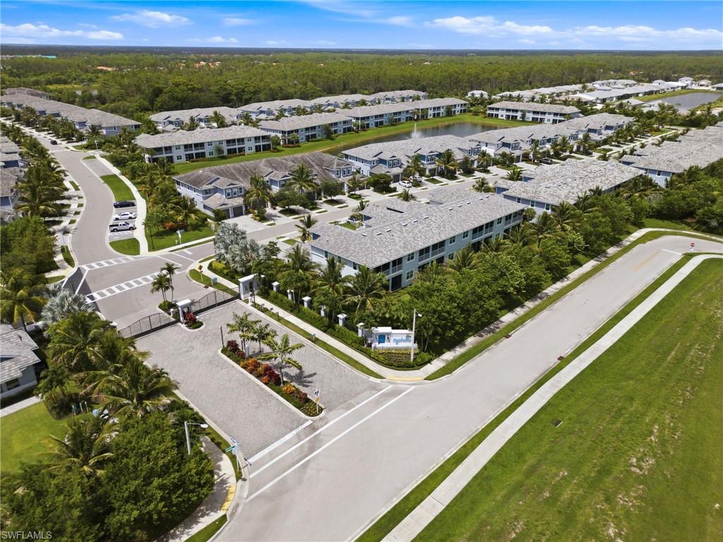 Prime Naples location just a short drive from the PRISTINE GULF BEACHES