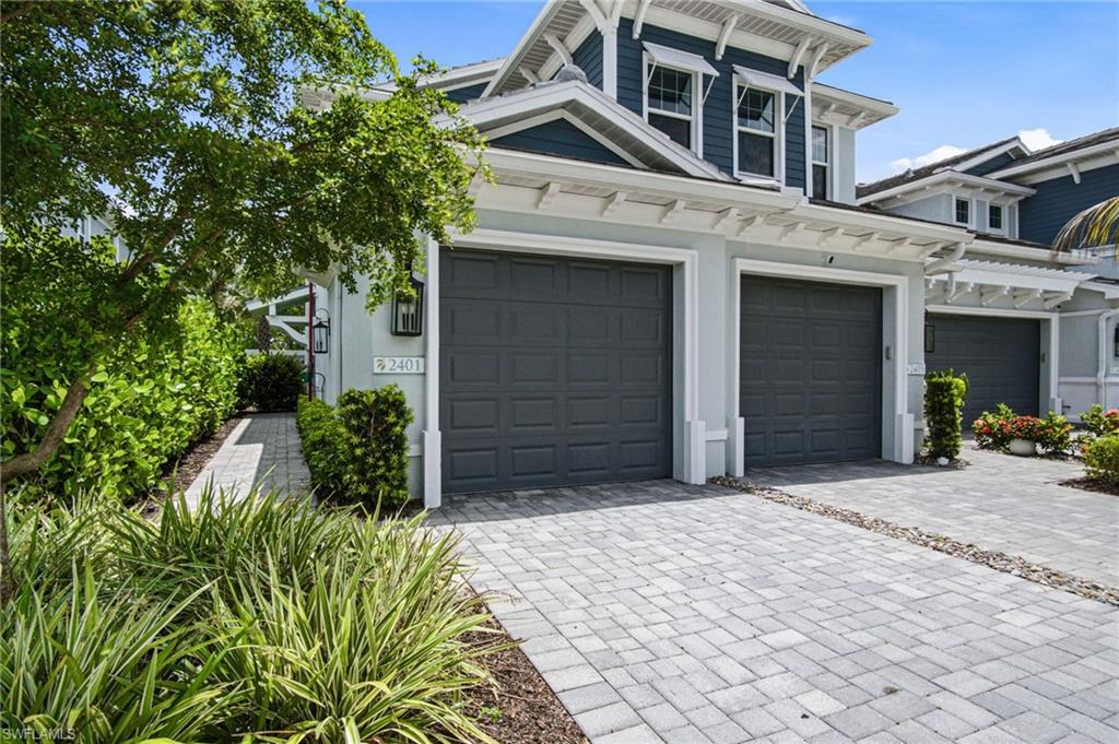 Just near the world-renowned FIFTH AVENUE SOUTH with its exceptional dining, shopping, and entertainment.
