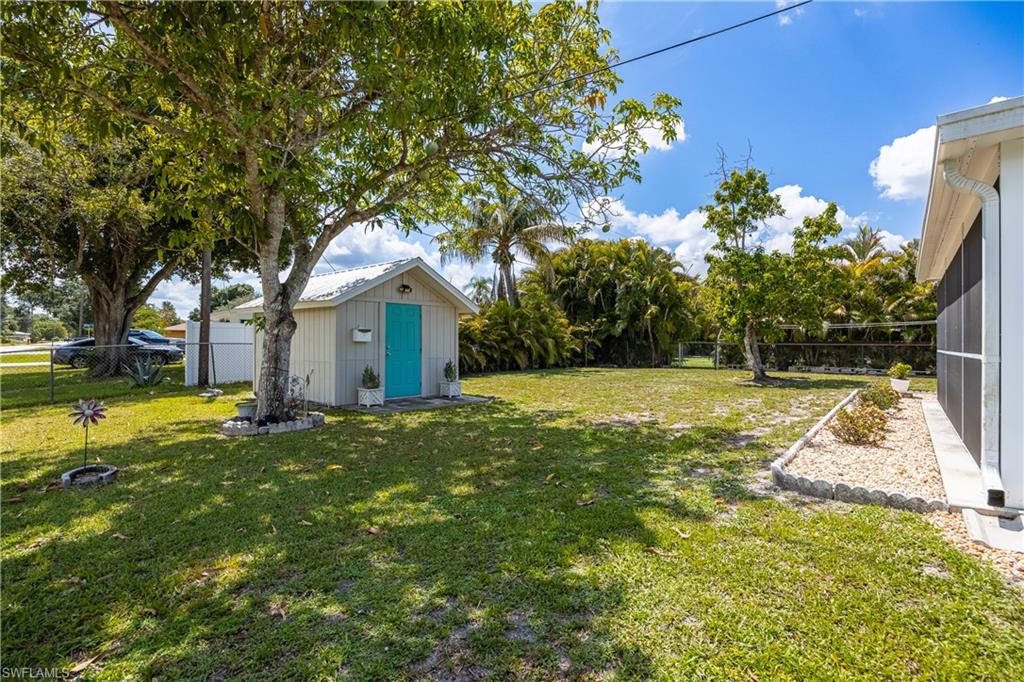 2138 Dominica AVE photo 27