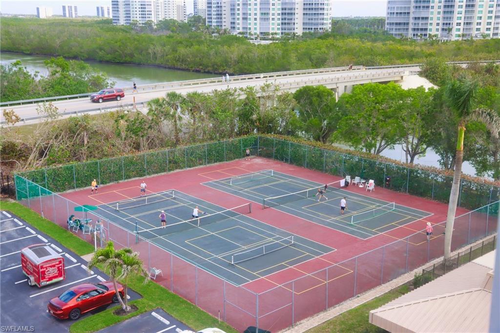 Tennis & Pickleball Courts