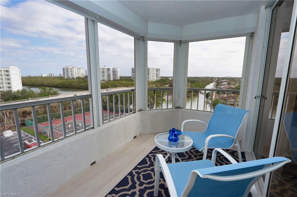 Guest Screened Balcony & View