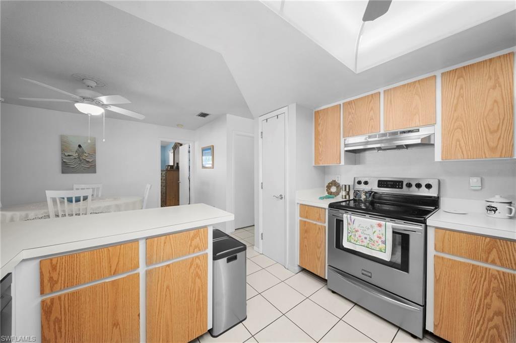 150 CAPATOLA ST photo 16
