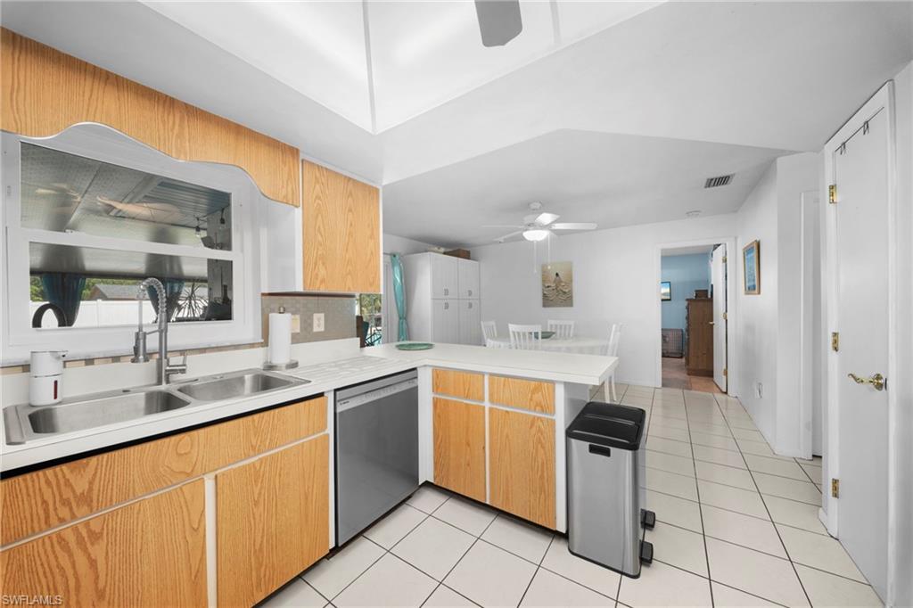 150 CAPATOLA ST photo 15