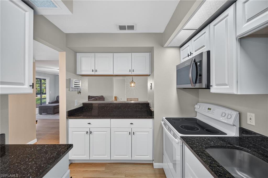 8121 Woods CIR 9