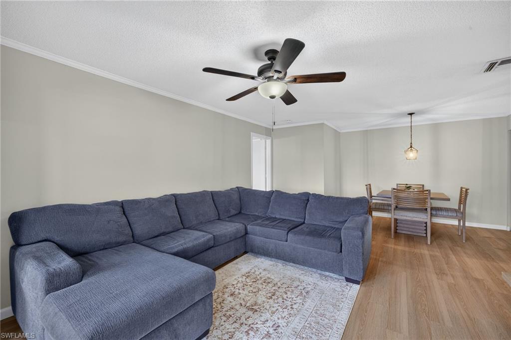 8121 Woods CIR 9 photo 10