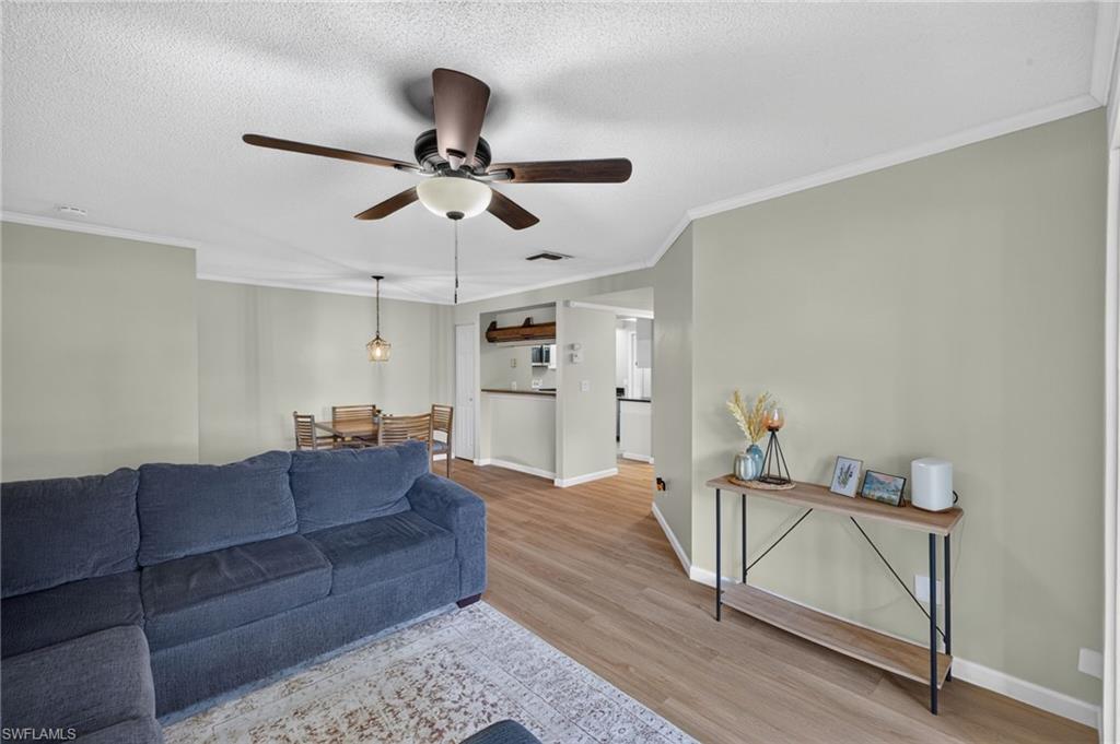 8121 Woods CIR 9 photo 11