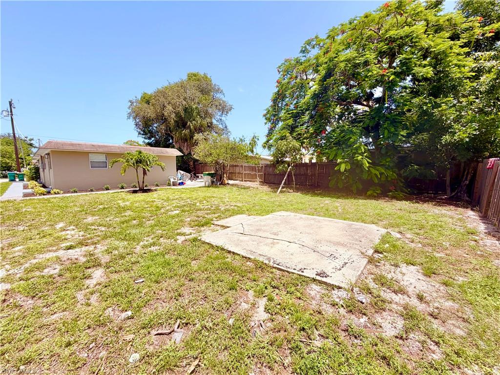 2485 Bayside ST photo 23
