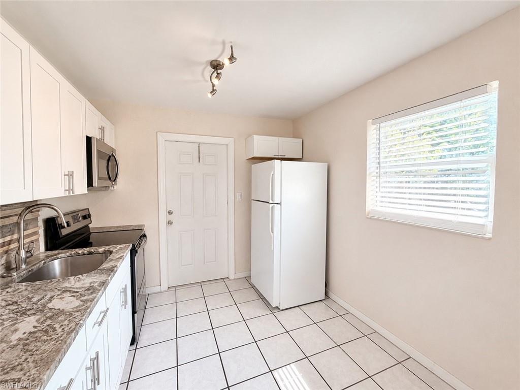2485 Bayside ST photo 6