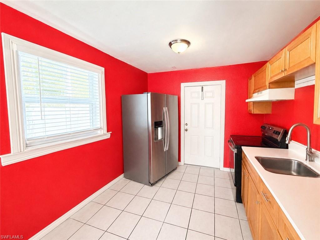 2485 Bayside ST photo 13