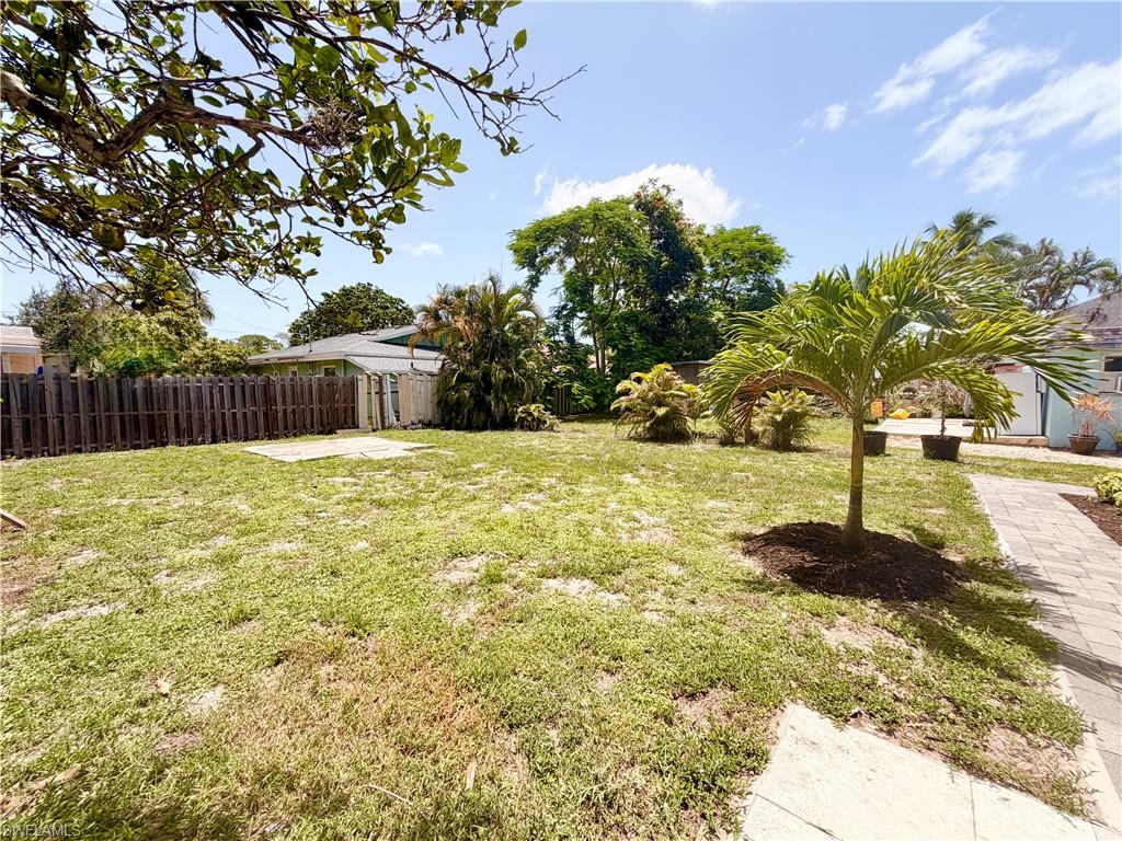 2485 Bayside ST photo 24