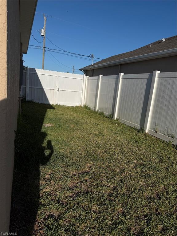 100 NW 13th PL photo 25