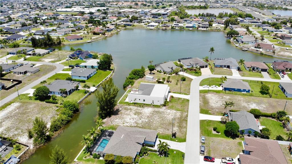 100 NW 13th PL photo 23