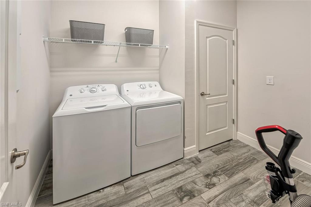 6960 Avalon CIR 807 photo 22