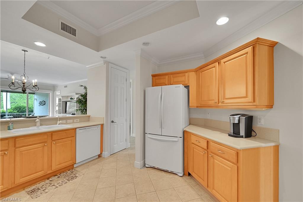 4700 Yacht Harbor DR 612 photo 17