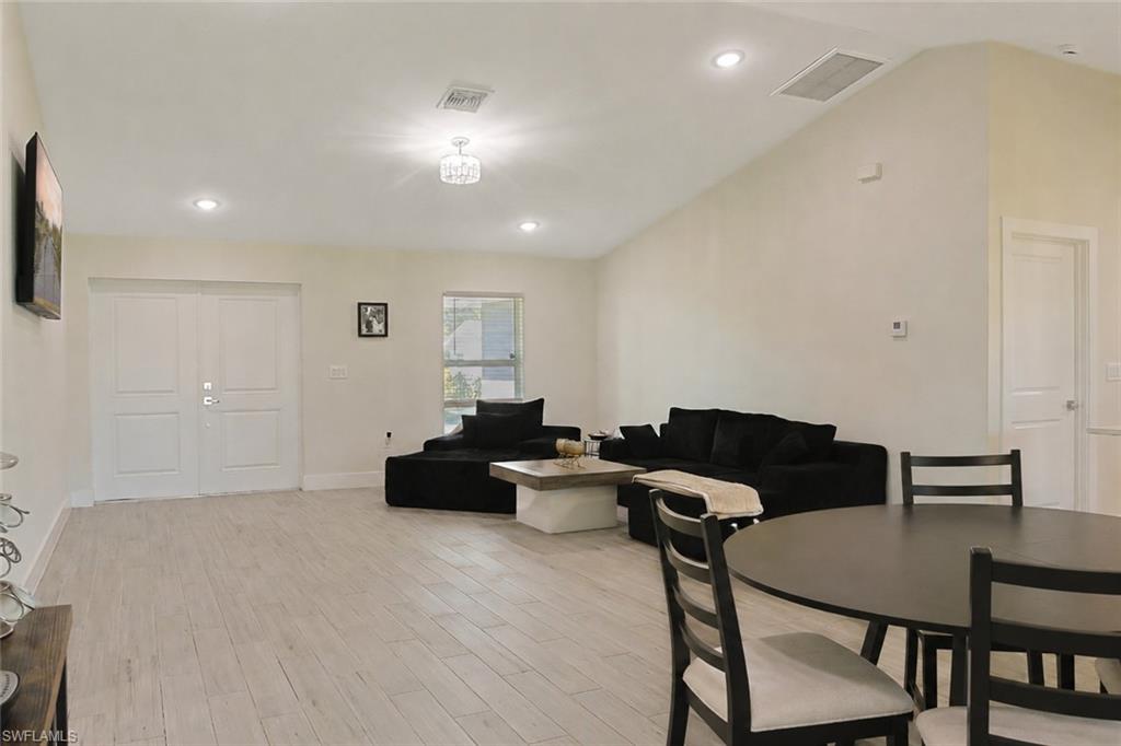 2115 Bahama AVE