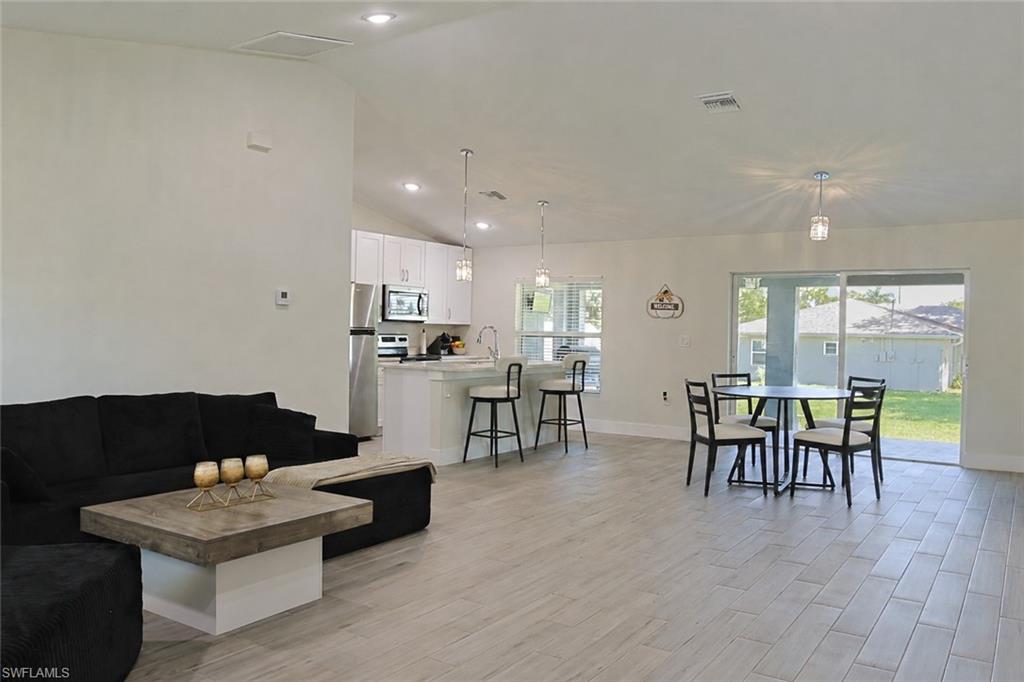 2115 Bahama AVE