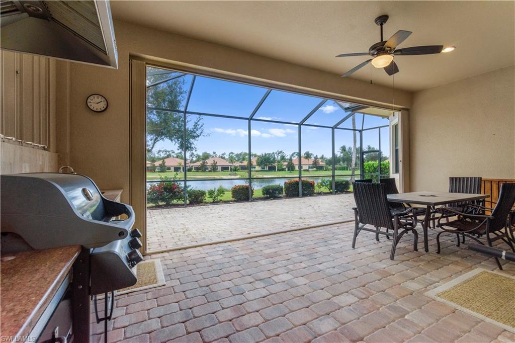 Lanai with plenty of outdoor space