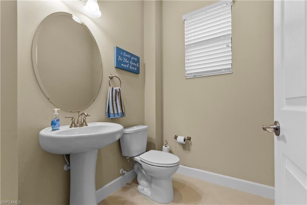 Half bath with pedestal sink