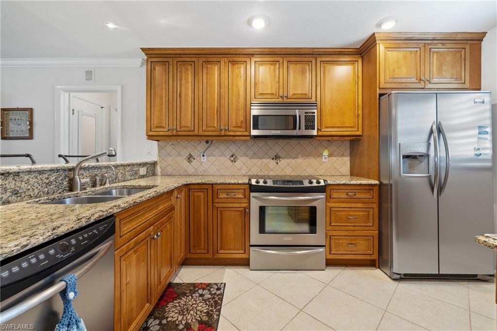 7008 Foxfire DR
