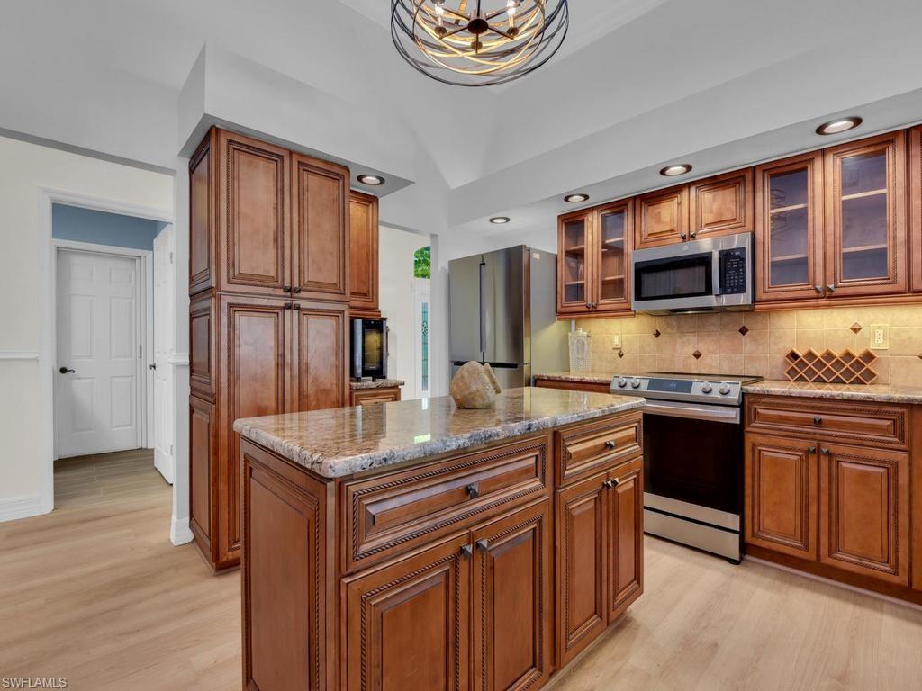 11570 Hampton Greens DR photo 16