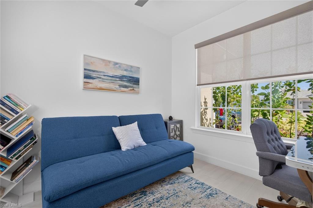 Den/5th bedroom