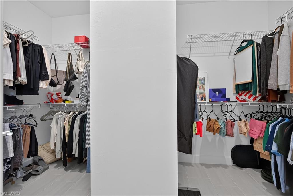 owners closet,,,room for everything