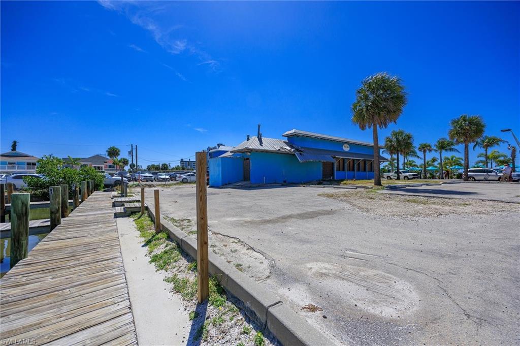 1167 Estero BLVD photo 15