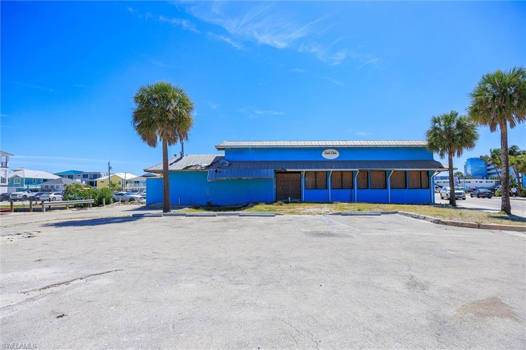 1167 Estero BLVD photo 19