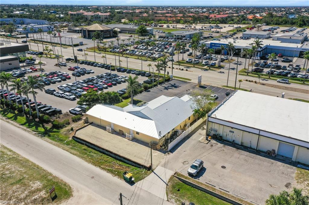 1900 Tamiami TRL C photo 32