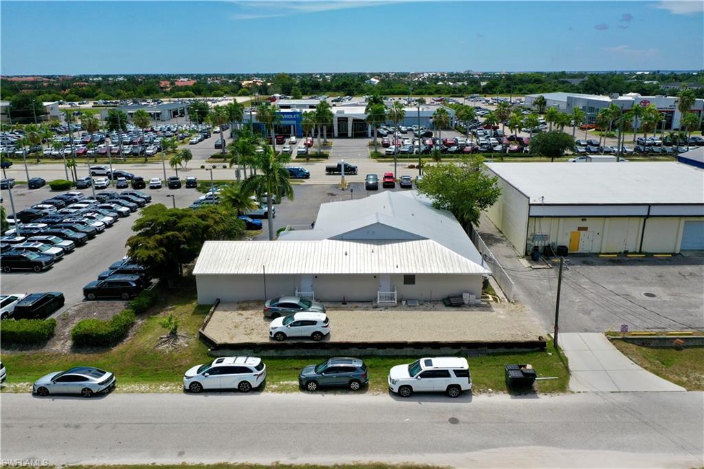 1900 Tamiami TRL C photo 40