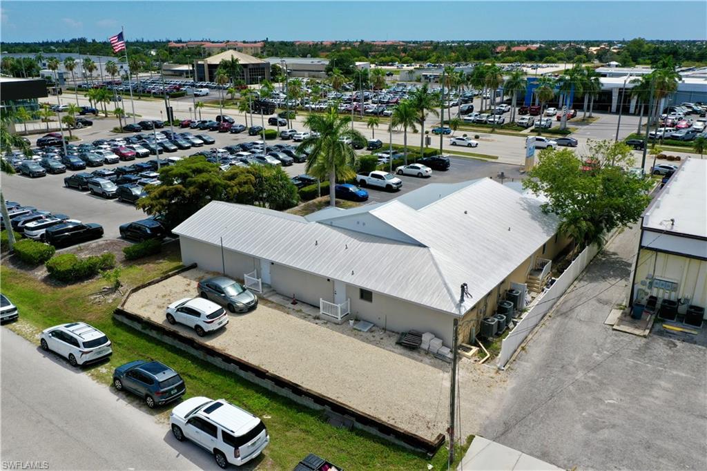 1900 Tamiami TRL C photo 25