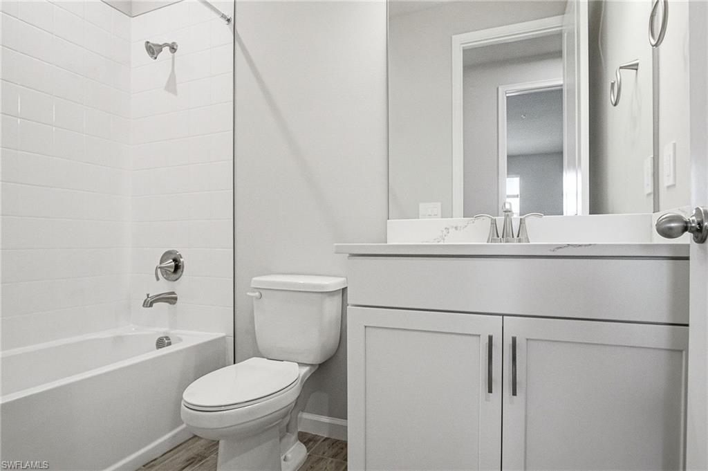 4646 Arboretum CIR 201 photo 19